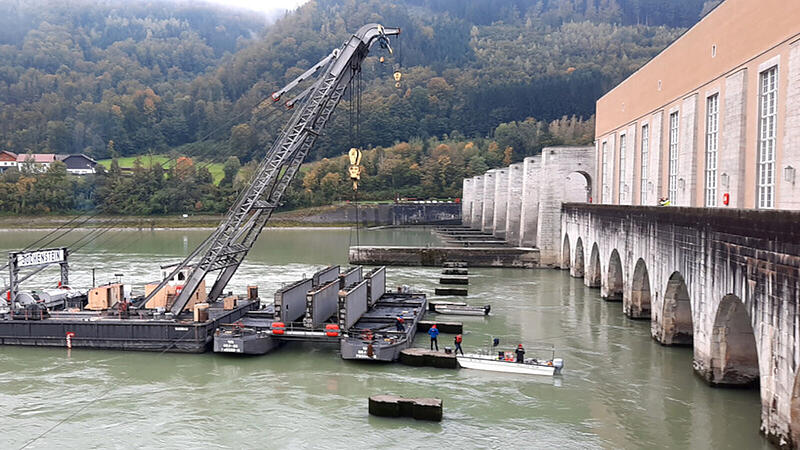 Taucher entrümpeln Donaugrund vor Kraftwerk