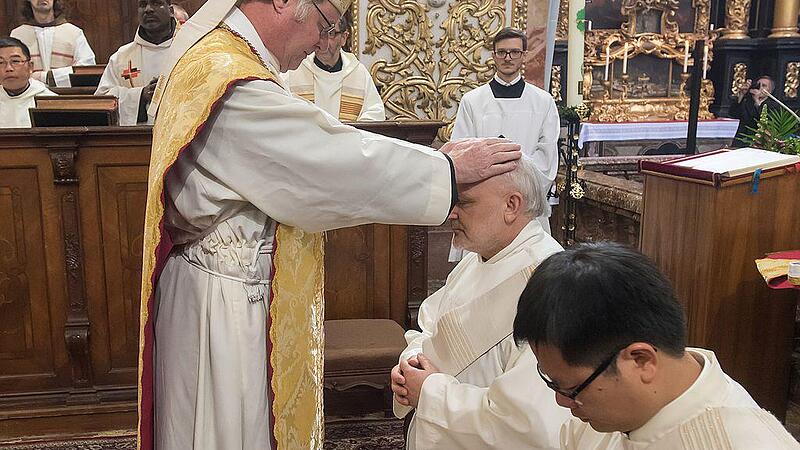 Zahl der Priesterweihen 2017 auf neuem Tiefstand angelangt