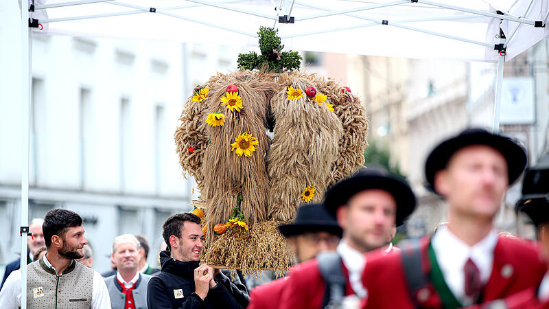 The country's largest harvest festival celebrated in Linz