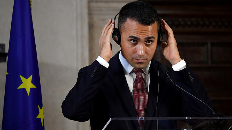 Di Maio geht als "Fünf Sterne"-Chef, bleibt aber Italiens Außenminister