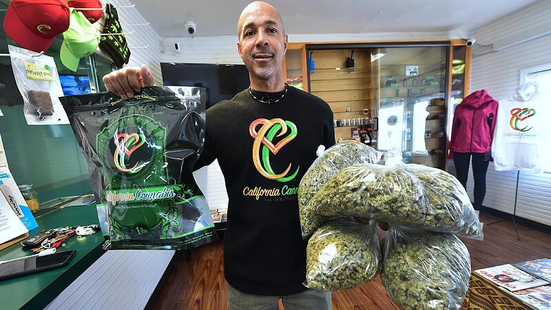 Ökonomen für Cannabis-Freigabe Schneider: "Vorteile überwiegen"