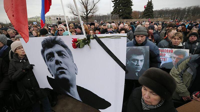 Trauer nach Nemzow-Ermordung