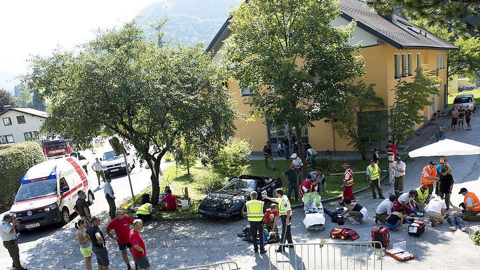 Unfall bei Oldtimer-Rallye mit zehn Verletzten: Fünf Männer vor Gericht