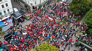 "Preise runter": ÖGB-Demonstration in Linz