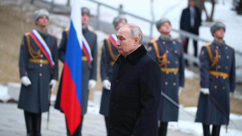 Putin droht Deutschen bei der Gedenkfeier in Stalingrad