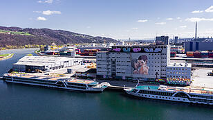 Mural Harbor: Ein Rundgang durch die Linzer Hafengalerie