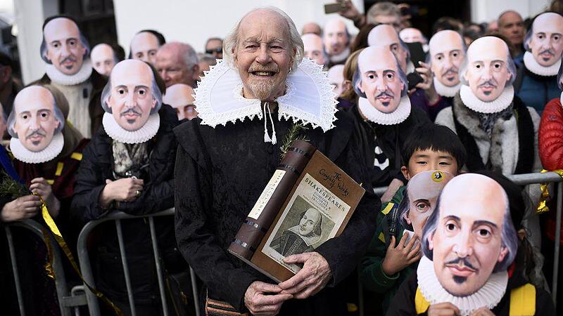 Parade zum 400. Todestag von Shakespeare