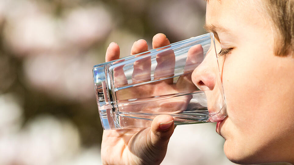 Ist Mikroplastik im Trinkwasser gefährlich?