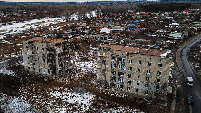 Ukraine – Destruction of hospitals and schools increases