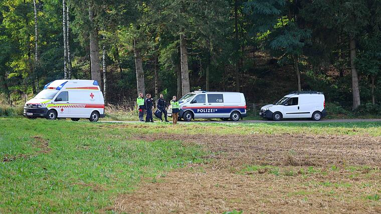 Polizei-Großeinsatz nach Messerstecherei in Regau