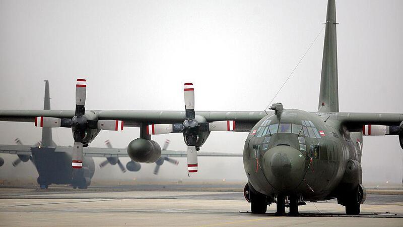 Minister Klug sichert Weiterbestand der Hercules-Transportflugzeuge zu