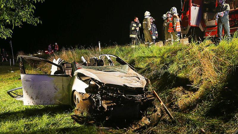 Unfall Hochburg-Ach Auto überschlagen
