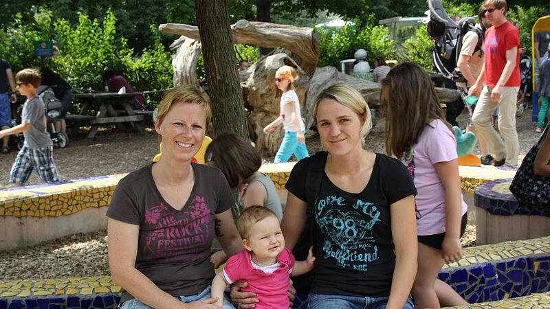 Erstmals hat ein Baby in Österreich offiziell zwei Mütter: &bdquo;Sind erleichtert&ldquo;
