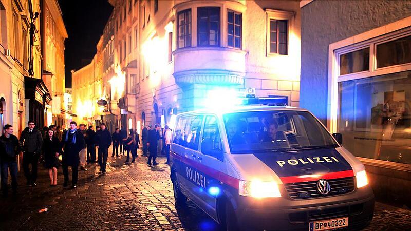 Raufbolde bringen Linzer Altstadt wieder in Verruf