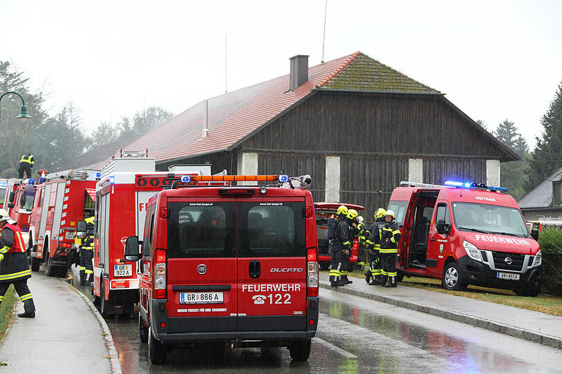 Brand beim Schloss Aistersheim