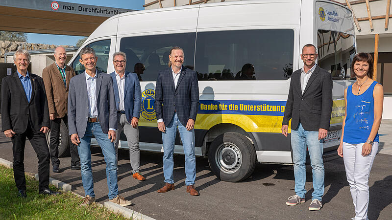 Die Amstettner Lions spendeten 50.000 Euro für neuen Bus