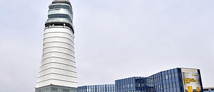 Tower am Flughafen Wien