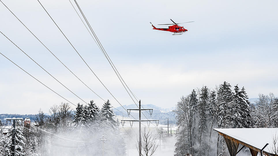 Hubschrauber als 'Schneeverweher' im Einsatz