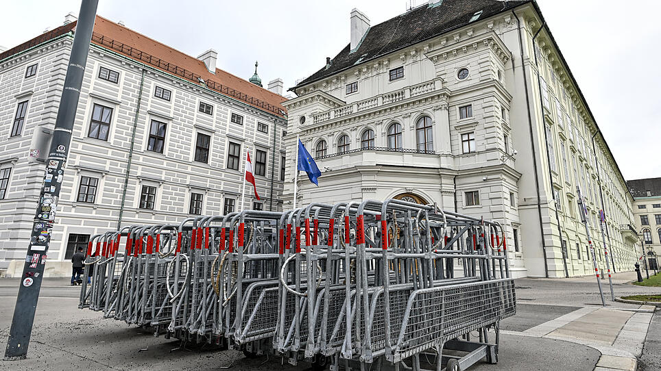 Corona-Demos in Wien: Hohe Polizeipräsenz
