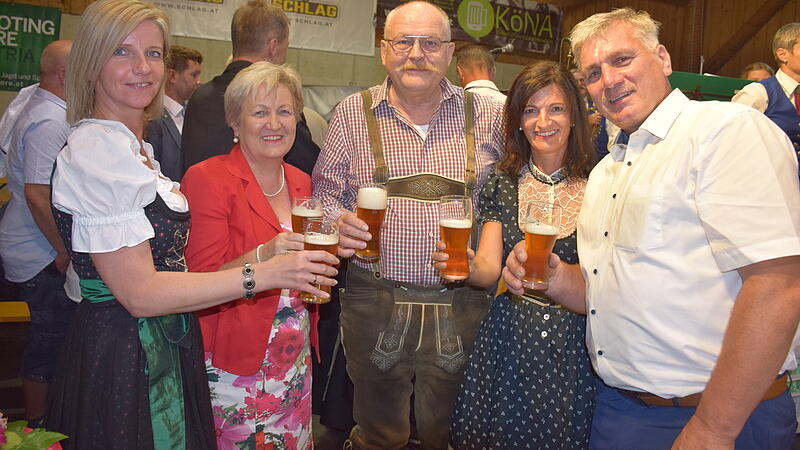Beim Dorffest zapfte Grünbach sein eigenes Bier