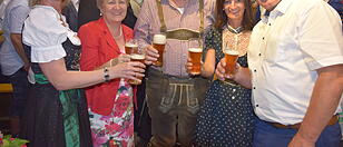 Beim Dorffest zapfte Grünbach sein eigenes Bier