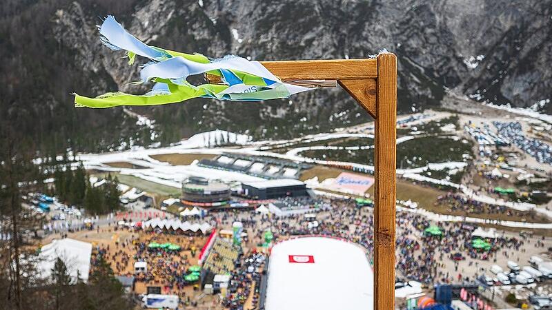 Ski flying: World Cup competition adjourned after two hours of waiting