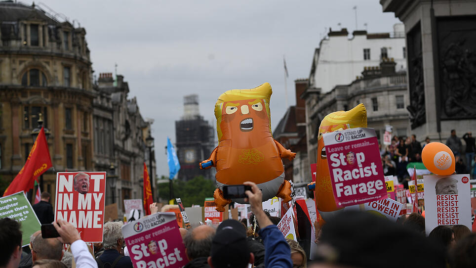 Nach dem Pomp kam der Protest: Doch Trump zeigte sich von der besten Seite