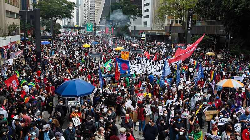 BRAZIL-HEALTH-VIRUS-BOLSONARO-PROTEST