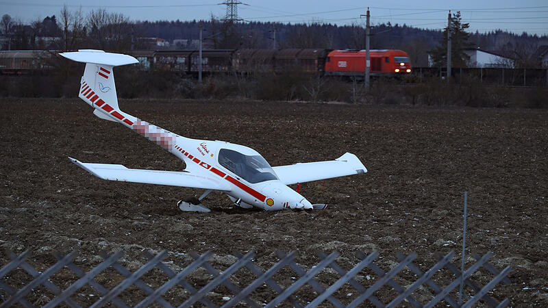 Notlandung auf Acker: Pilot blieb unverletzt