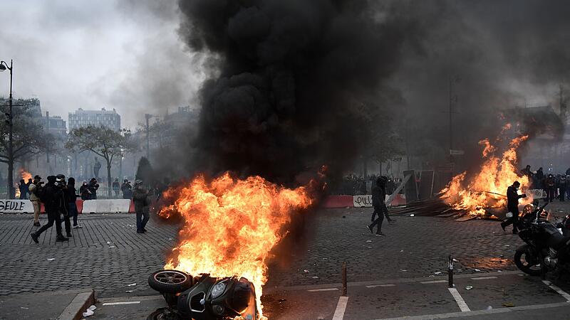 "Gelbwesten"-Proteste in Paris