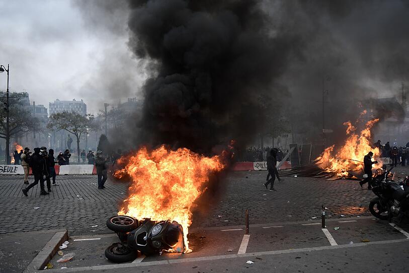 "Gelbwesten"-Proteste in Paris
