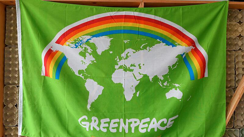 Russia blacklists Greenpeace