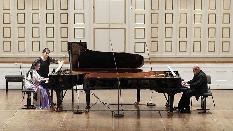 Virtuoses Pianisten-Paar brachte Gebete ohne Worte