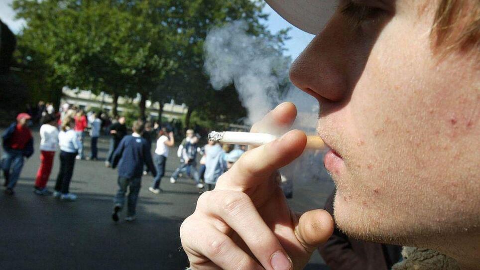 Karmasin überzeugt Skeptiker von einem Rauchverbot für Jugendliche