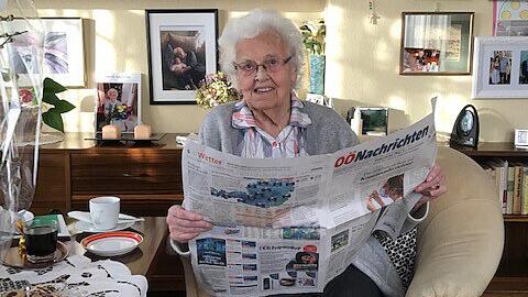 Die 100-Jährige, die täglich die OÖNachrichten liest