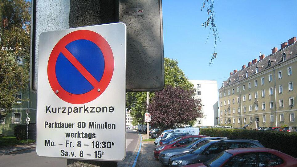 Hunderte Dauerparkplätze werden Kurzparkzone