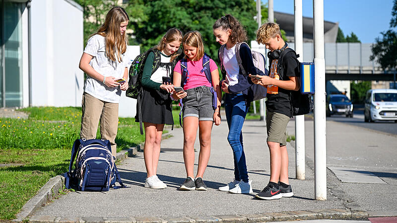 Kopfhörer und Handy als Gefahr auf dem Schulweg