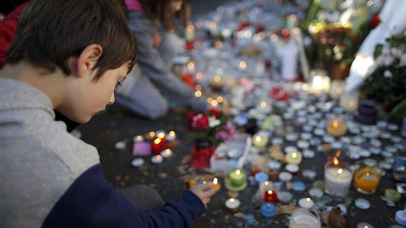 Weltweite Trauer um Pariser Terror-Opfer