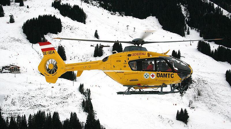 Zwölf Wintersportler in Kärnten aus Lawinenkegel gerettet