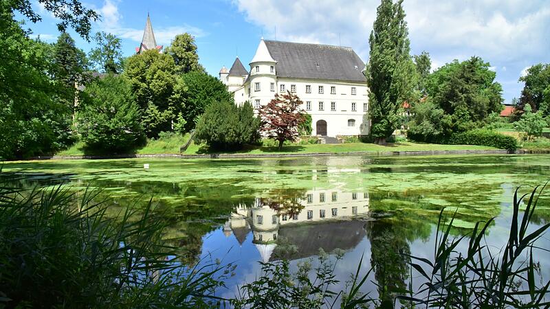 Nur Gerüchte: Schloss Hagenau noch nicht verkauft