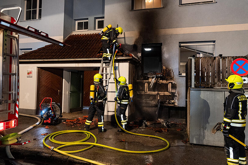 Ansfelden: Zündler löste Wohnhaus-Brand aus