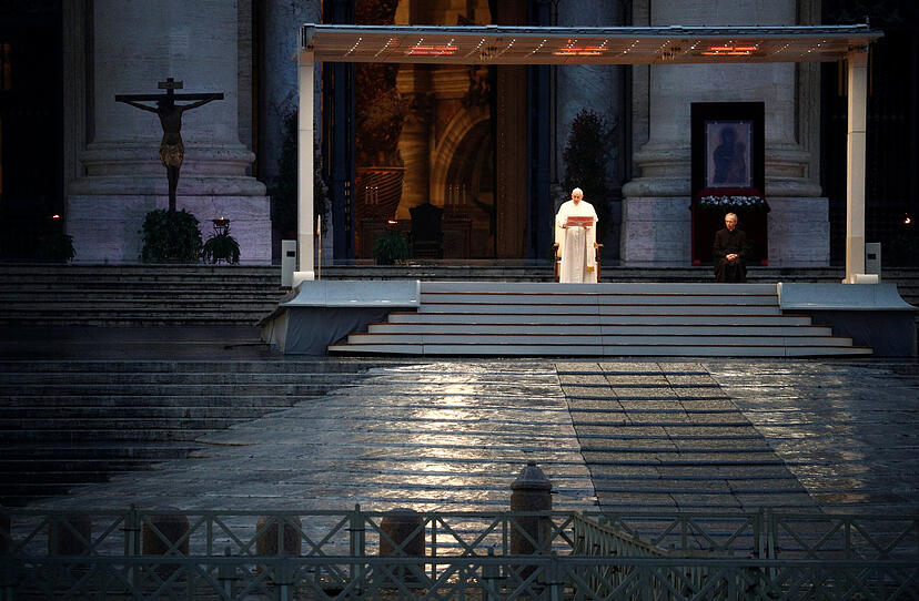 Papst spendete "Urbi et orbi" auf menschenleerem Petersplatz