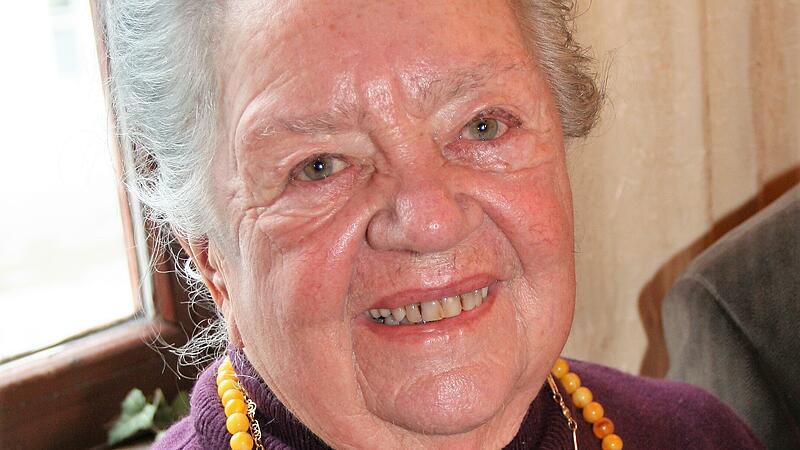 Sie behielt ihr Lächeln auch in harten Zeiten MARIA SCHACHINGER aus Eferding (1929-2023)