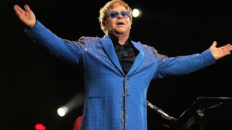 Weltstar Elton John kommt auf Burg Clam