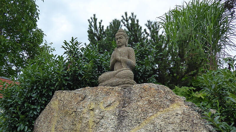 Ein Garten im Mühlviertel für Buddha und die Gottesmutter