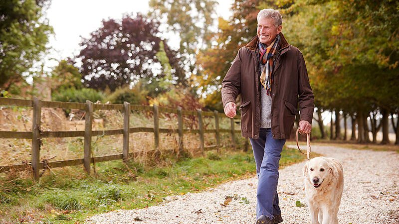 Implant helps Parkinson’s patient walk again