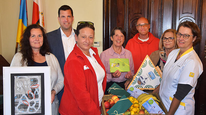Gmundnerin gives gifts to people in the hospital and care sector