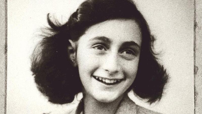 Für eine Anne-Frank-Ausstellung räumt die STIWA eine Montagehalle