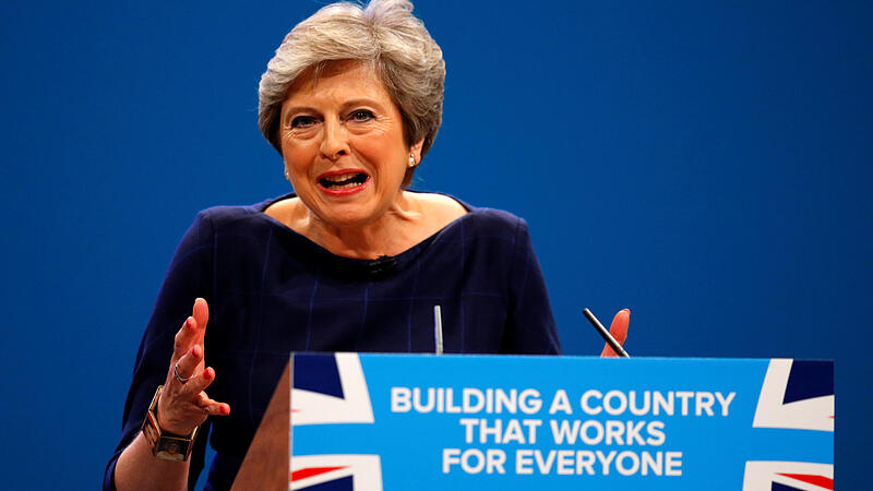Theresa May: Angeschlagen, aber nicht angezählt