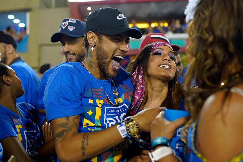 Karneval statt Fußball: Neymar lässt es in Rio krachen